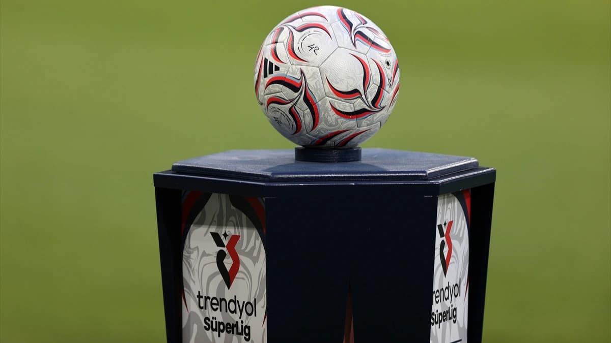 Süper Lig 4. hafta programı açıkladı: Derbi UEFA'ya bağlı