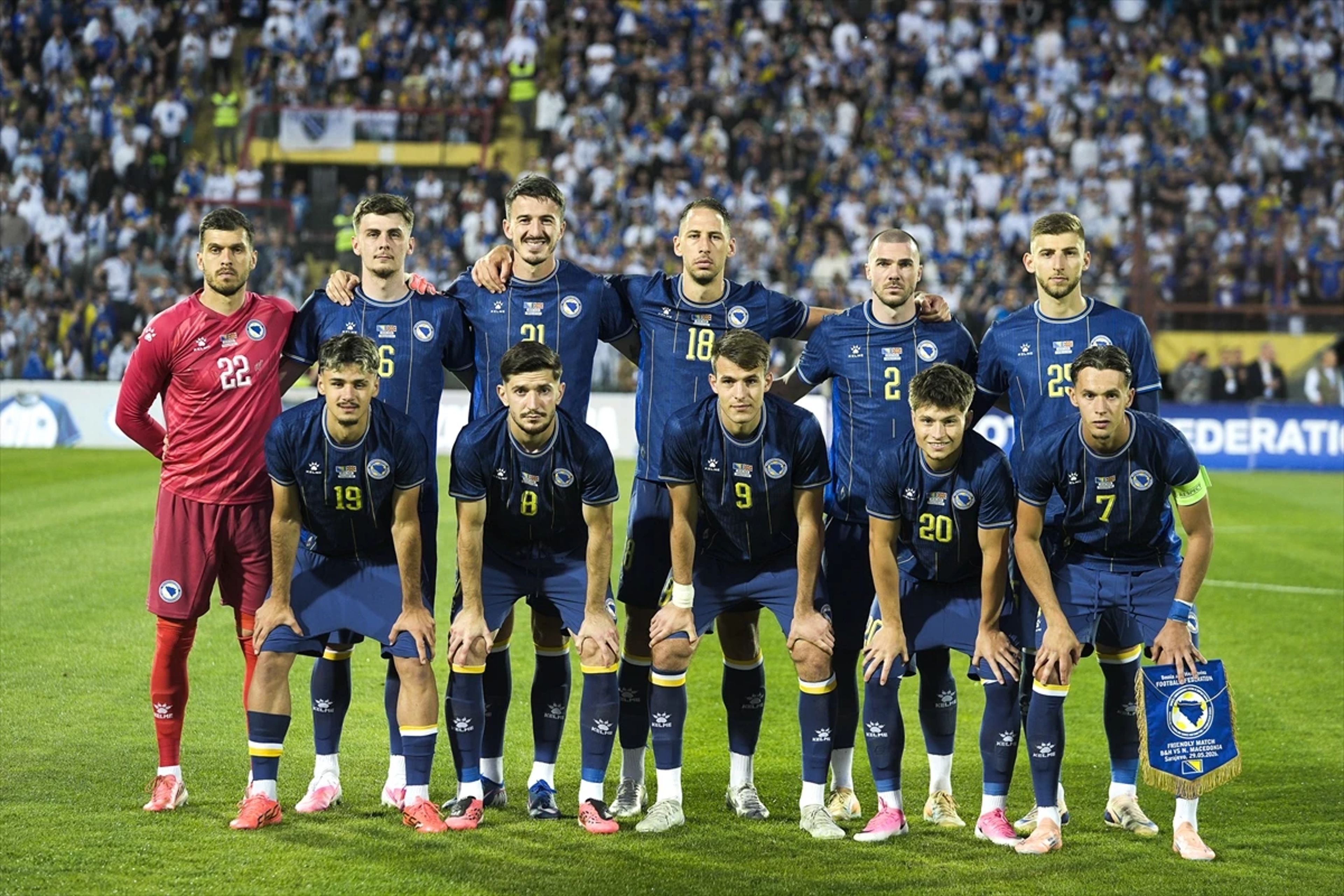 Paraguay evinde, Bosna Hersek havada