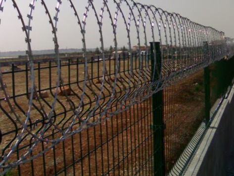 Nigeria’s Defense Chief Proposes Border Wall