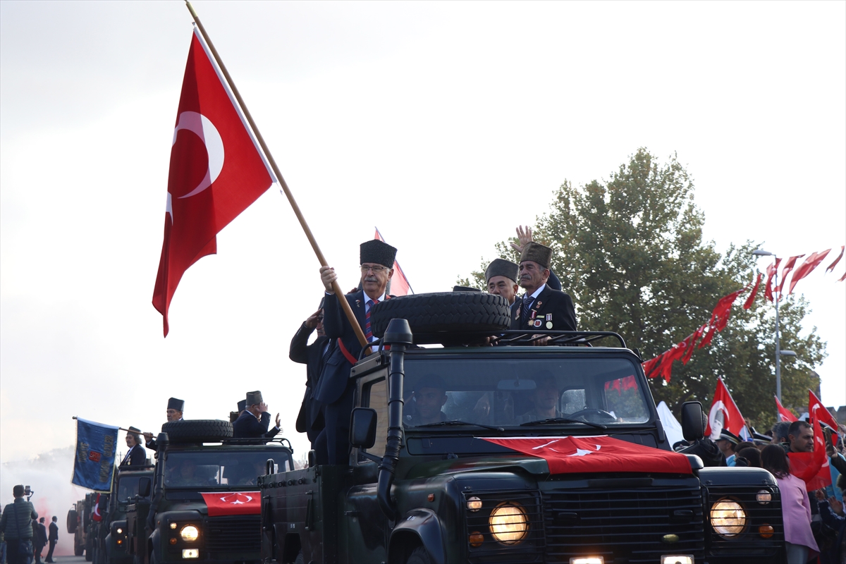 İç Anadolu'da Cumhuriyet coşkusu: 102. yıl dönümü törenlerle kutlandı