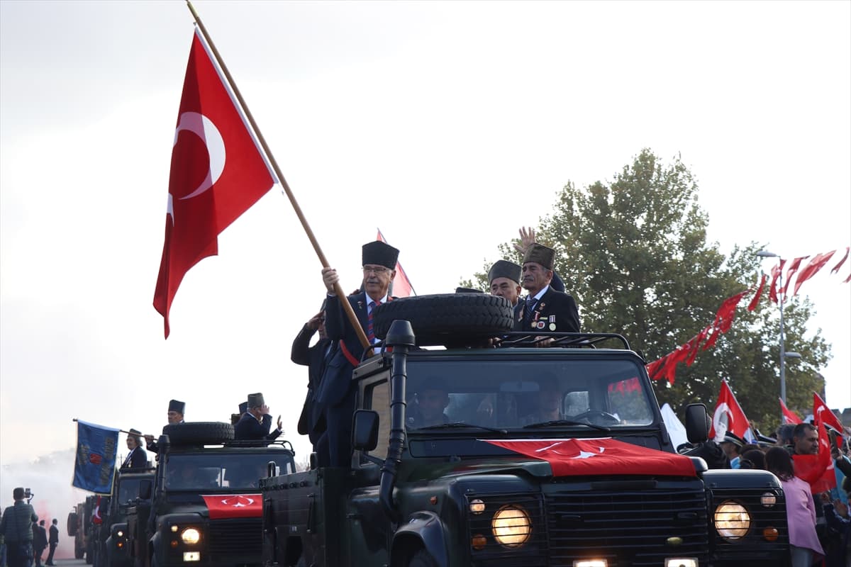 İç Anadolu'da Cumhuriyet coşkusu: 102. yıl dönümü törenlerle kutlandı