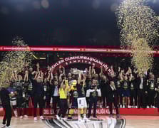 Derbi finalinde Fenerbahçe, 38. Erkekler Cumhurbaşkanlığı Kupası'nı müzesine götürdü