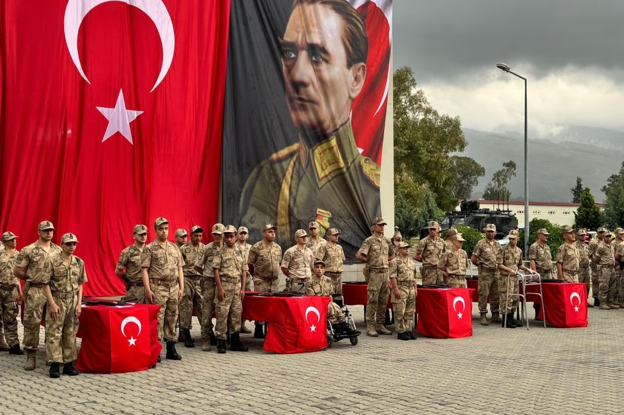 Üniforma hayalleri engel tanımadı