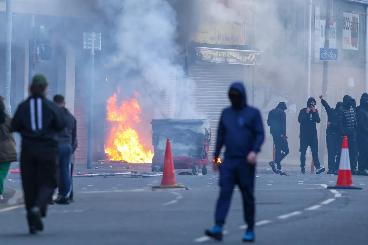 Belfast'ta göçmen karşıtı şiddet