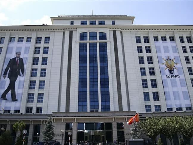 AK Parti komisyon üyeleri belli oldu
