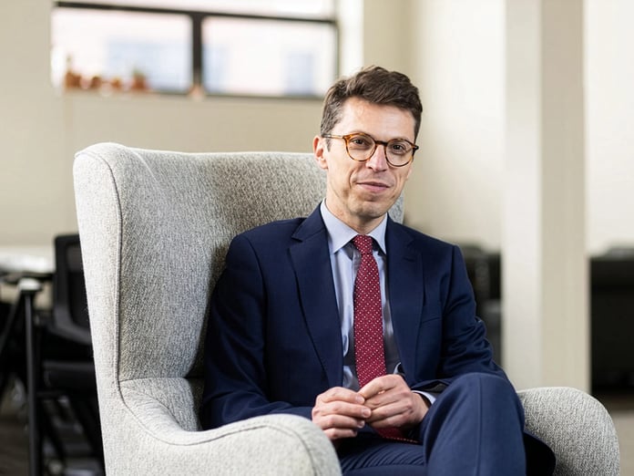 MIT’i sarsan cinayet: Ünlü profesör evinde silahla öldürüldü