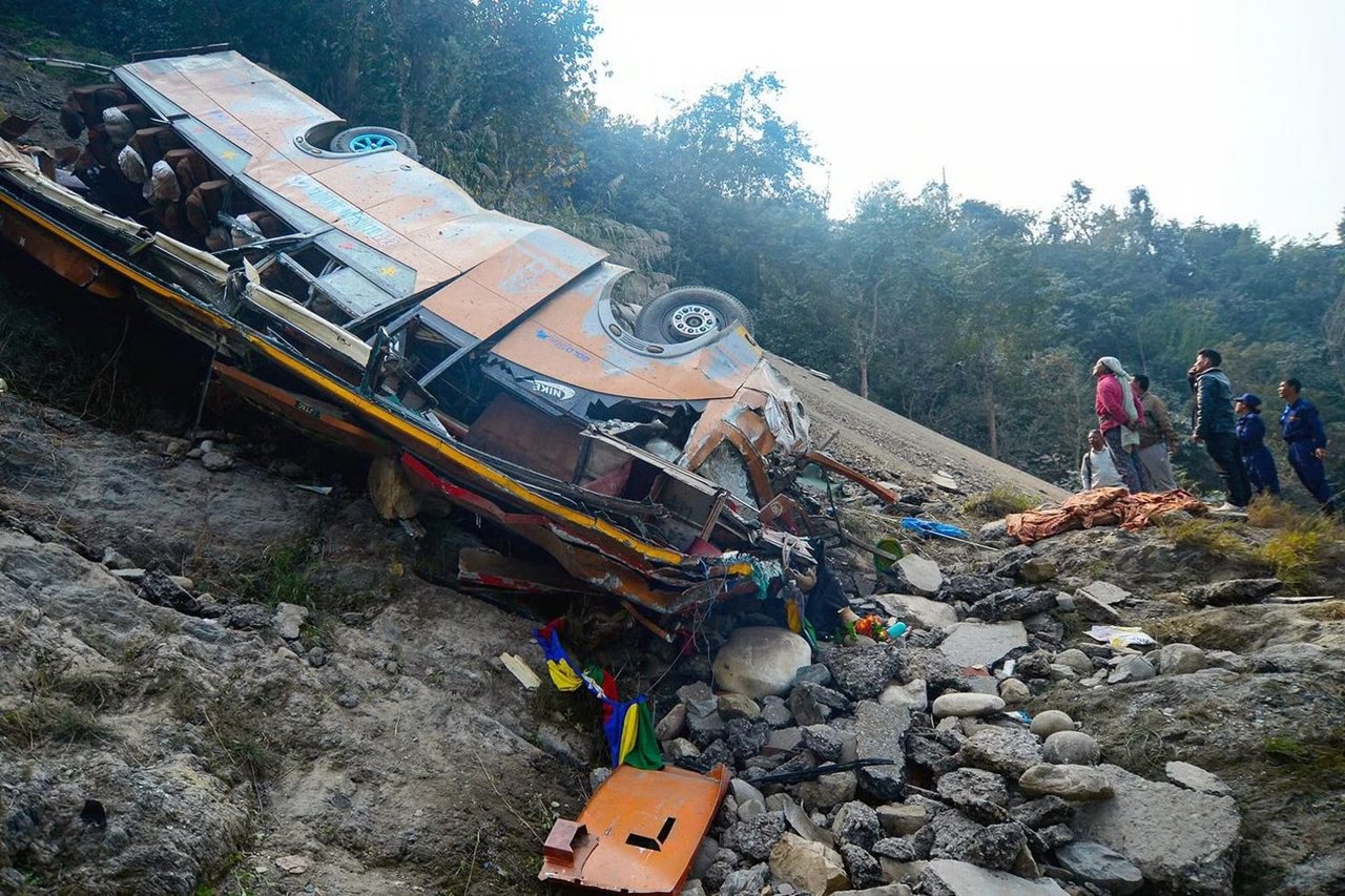 Nepal’de otobüs kazası faciası!
