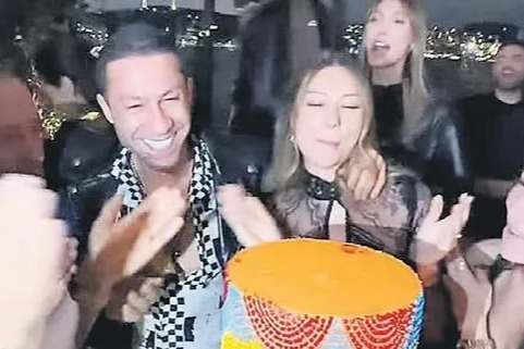 Garipoğlu yeni yaşını lüks partiyle kutladı