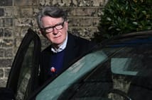 Eski İngiltere Büyükelçisi Mandelson gözaltına alındı