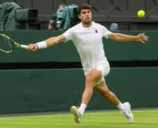 Tenis dünyasının gözü Wimbledon'da: Alcaraz ve Sabalenka son sekize adını yazdırdı