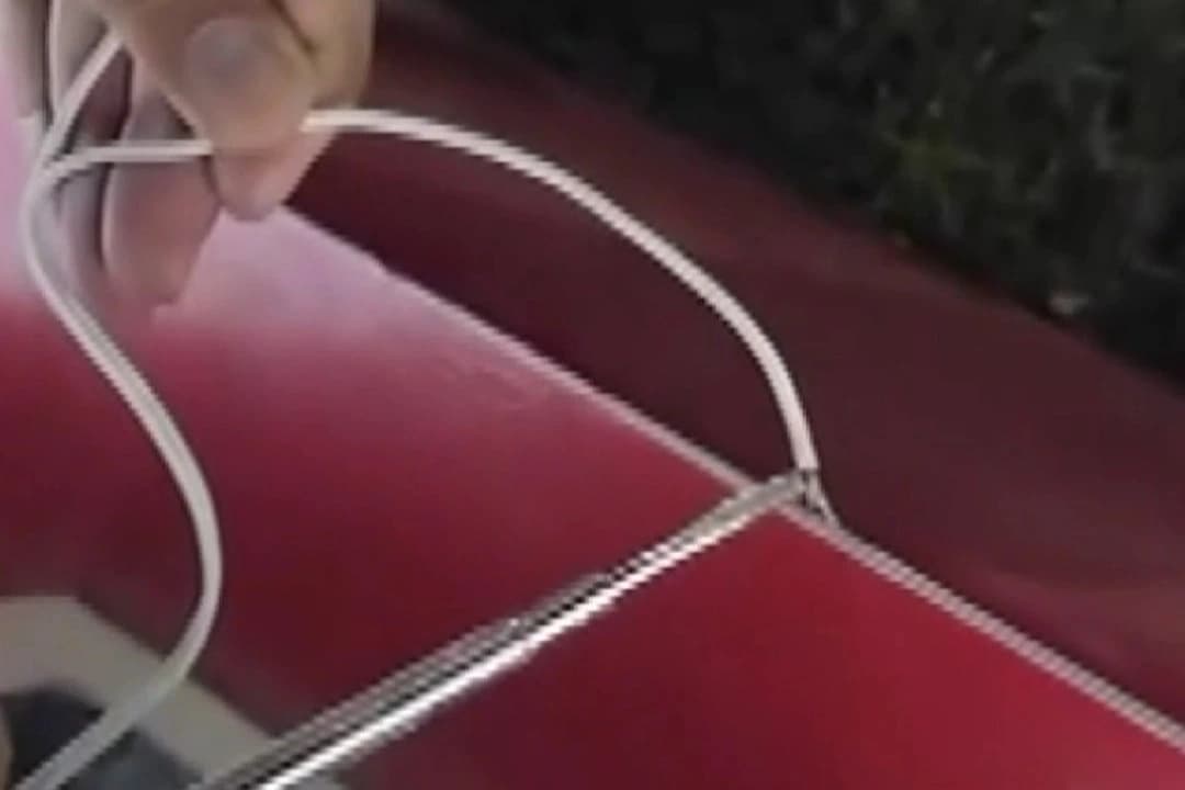 Parkta açıkta bırakılan elektrik kablosu 4 yaşındaki çocuğu çarptı