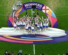 Basel'de tarihi anlar: İngiltere Milli Kadın Futbol Takımı, İspanya karşısında penaltı zaferiyle üst üste ikinci kez Avrupa'nın zirvesinde