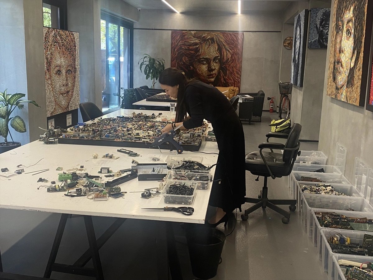 Atık malzemeler sanat eserine dönüşüyor