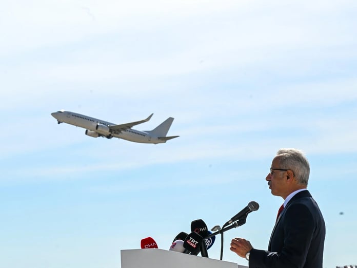 Uçuş iptalleri uzatıldı: Bakan Uraloğlu yasaklı rotaları açıkladı