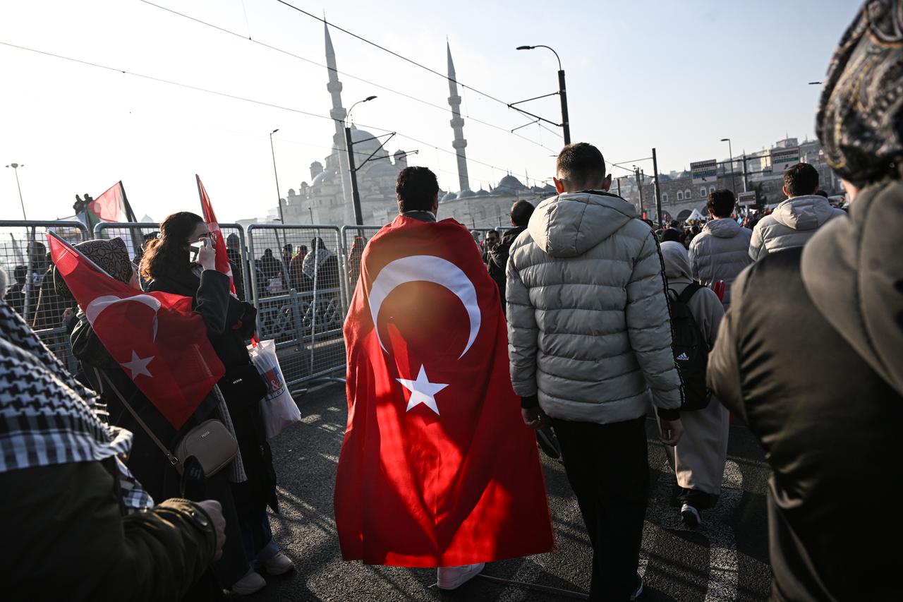 Gazze için vicdan yürüyüşü: Galata Köprüsü’nde üçüncü buluşma