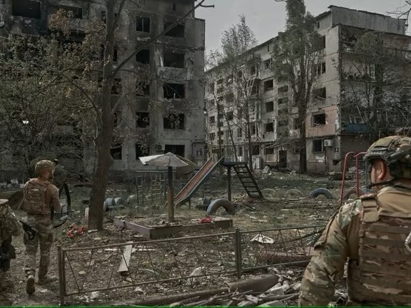 Ukraine Masses 110,000 Troops Near Key Russian Front 