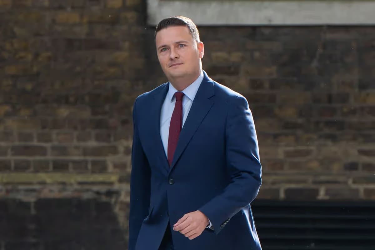 İngiltere Sağlık Bakanı’ndan Starmer’a meydan okuma