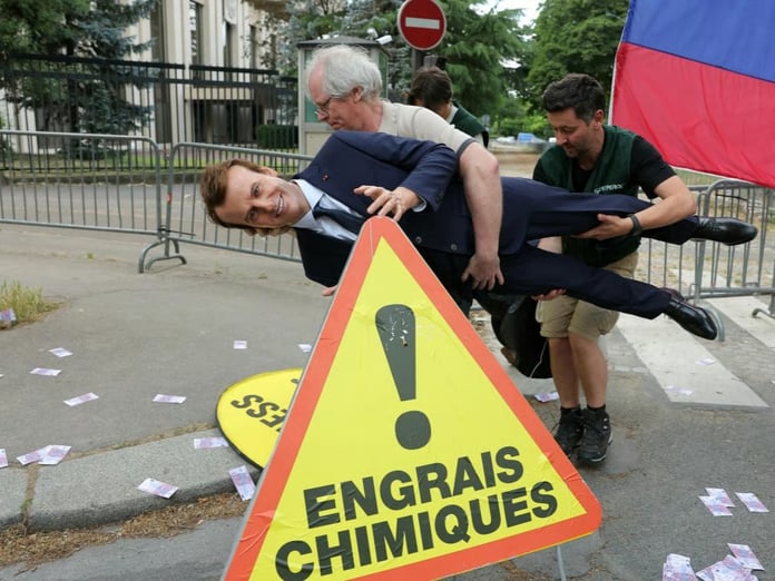 Macron'un bal mumu heykeli çalındı