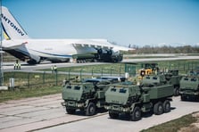 Estonya ilk HIMARS roketatar sistemlerini teslim aldı