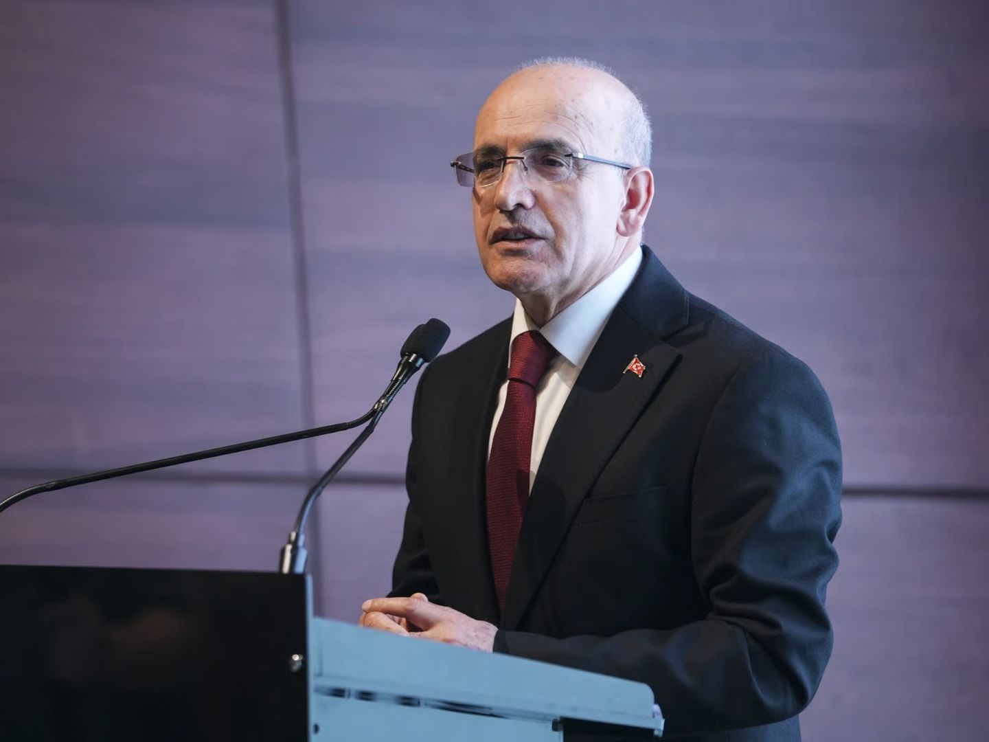 Bakan Şimşek’ten petrol fiyatları için sakinleştirici mesaj: Bu şoklar geçici 