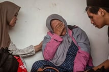 Endonezya'da yıkılan okulda arama kurtarma çalışmaları devam ediyor