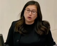 DEM Partili vekil Gazi Meclis'te yaptığı konuşmasını bela okuyarak tamamladı