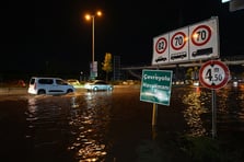 Ankara'da sağanak etkili oldu: Yollar göle döndü evleri su bastı