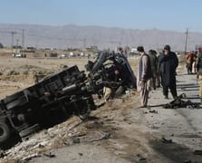 Pakistan'da öğrenci servisine terör saldırısı: 4 ölü