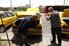 İran'da aşırı sıcaklar kamu kurumlarını tatil ettirdi