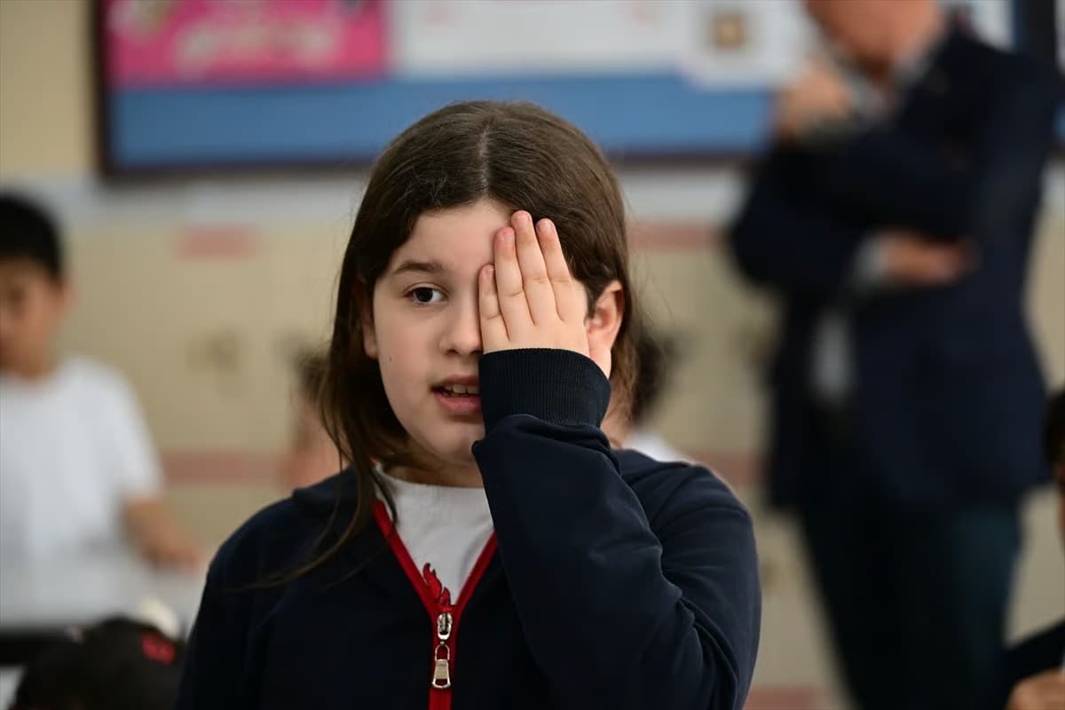  273 çocuk görme kusurundan habersiz