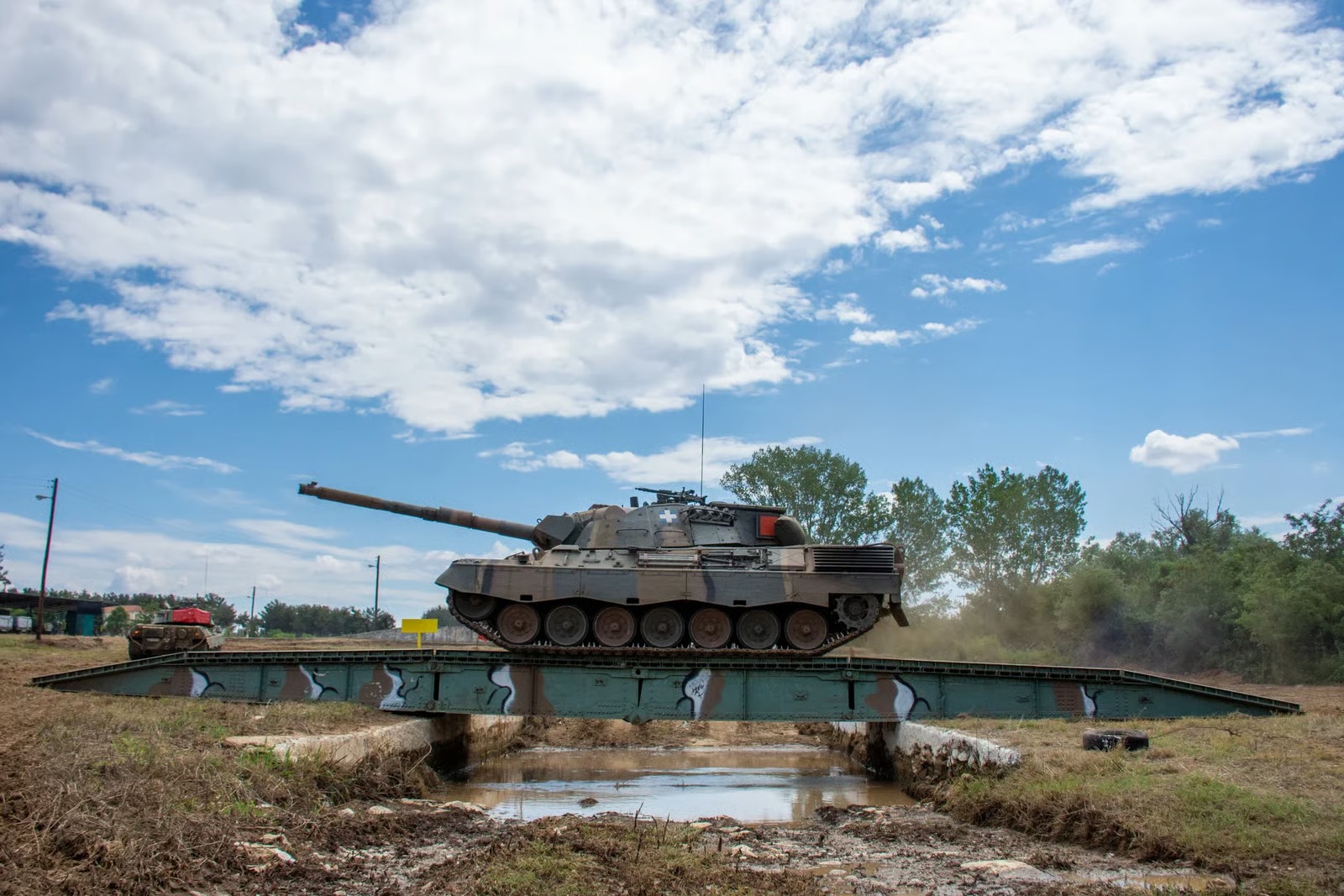 Greek Cyprus Rejects Aging Greek Leopard Tanks