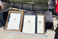 İstanbul'da tarihi eser operasyonu: Padişah fermanı ele geçirildi