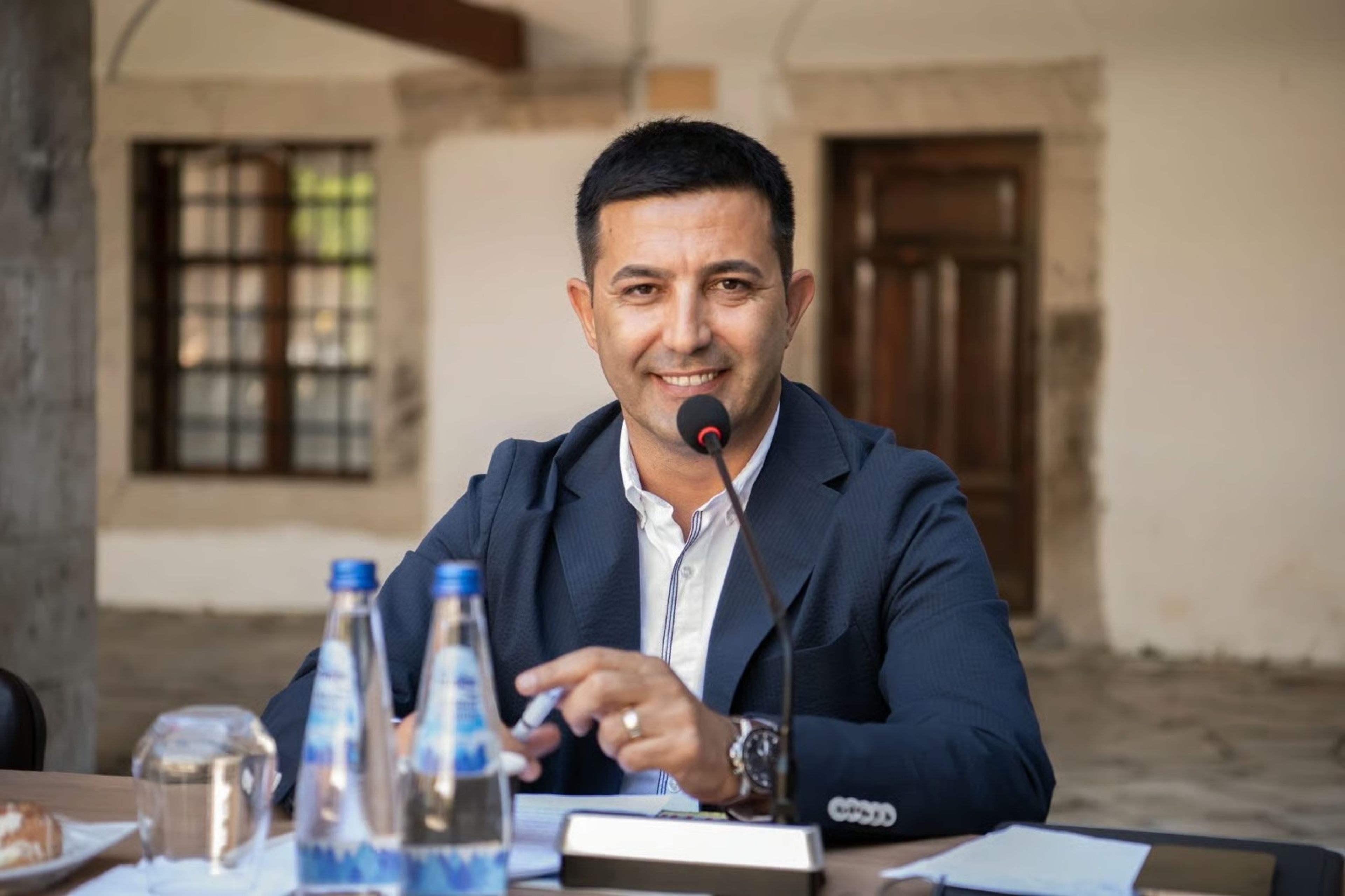 Kuşadası Belediye Başkanı Ömer Günel gözaltına alındı