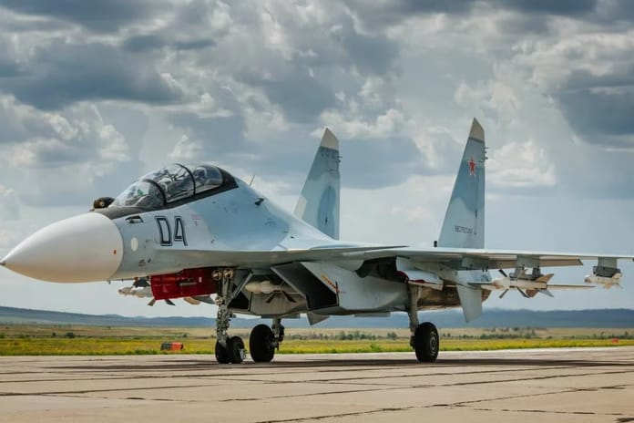 Rusya'dan Belarus'a yeni Su-30 savaş uçağı teslimatı