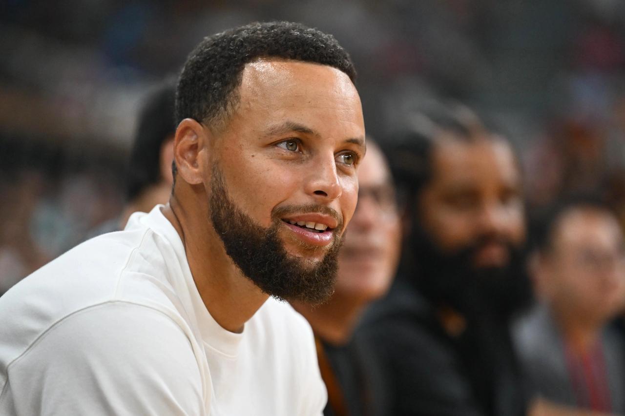 Stephen Curry Warriors sözleşmesi hakkında net konuştu
