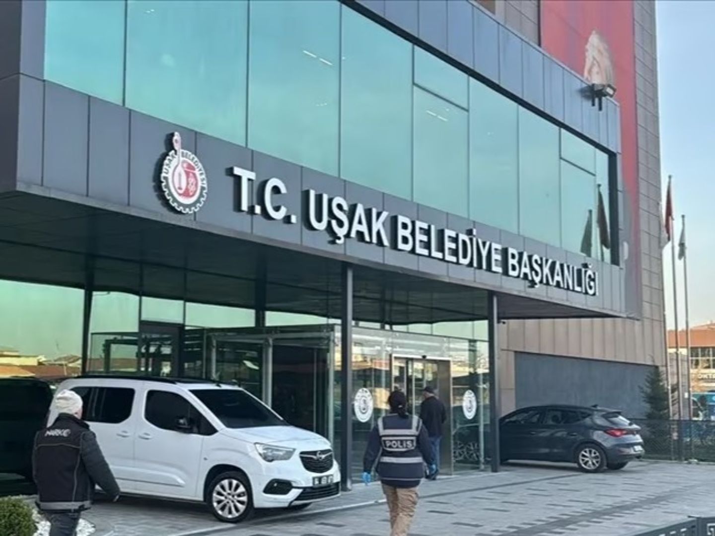 Uşak Belediyesi'nde rüşvet operasyonu! 16 kişi tutuklandı
