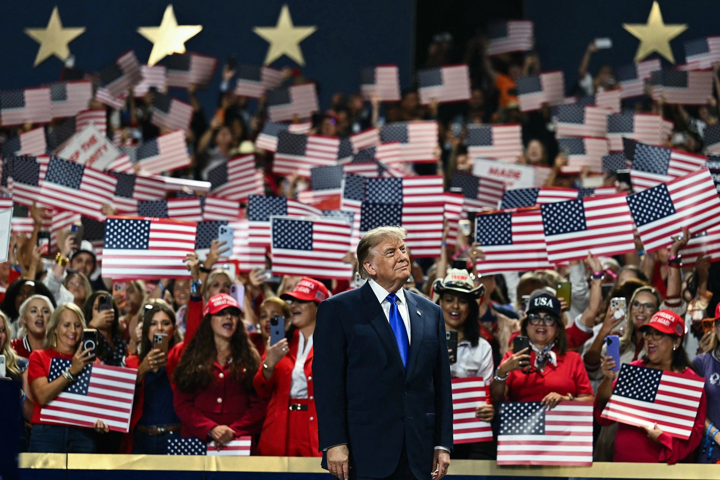 Trump Promises Voters $5,000 If Republicans Win Midterms
