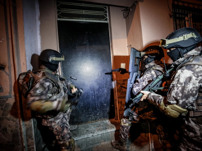 Siber suç operasyonunda 55 şüpheli yakalandı 23'ü tutuklandı