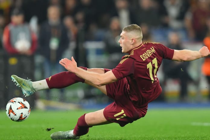 Artem Dovbyk kimdir? Adı Fenerbahçe'yle anılan Artem Dovbyk kaç yaşında, nereli, hangi takımda oynuyor?