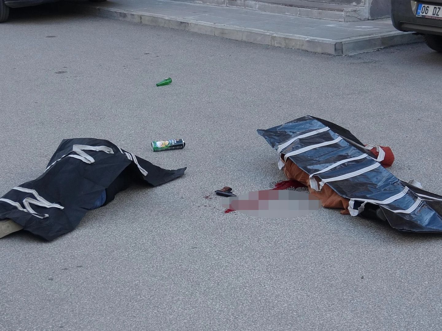 Tahliye edildi, dehşet saçtı: Önce kadını, sonra kendini öldürdü