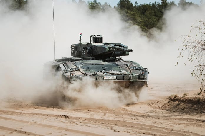 Alman Ordusu Spike füzeleriyle donatılmış 200 Puma zırhlı muharebe aracı siparişi verdi
