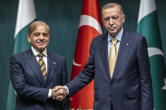 Pakistan Başbakanı Şerif'ten Afganistan ile yaşanan çatışmada arabuluculuk için Türkiye'ye teşekkür