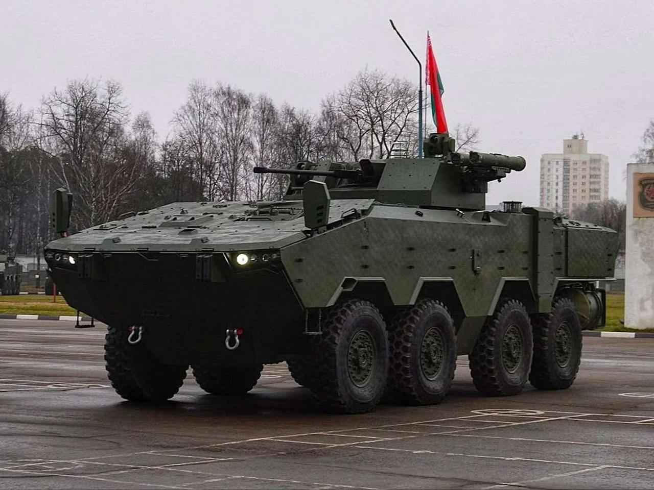 Belarus, yeni BTR-V2 8×8 ZPT’yi envantere aldı