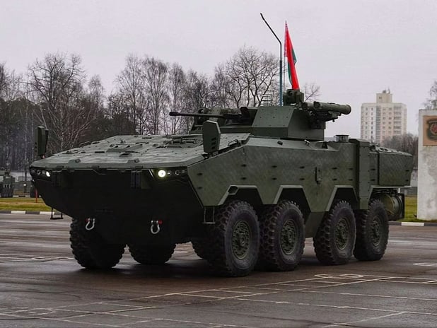Belarus, yeni nesil BTR-V2 8×8 zırhlı personel taşıyıcısını envantere aldı
