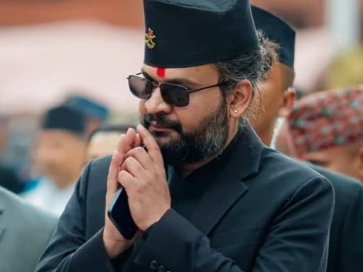 Nepal'de Başbakan seçilen rapçi göreve başladı