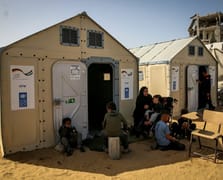 
Gazze’nin Selahaddin bölgesinde Filistinliler yıkımın ortasında yaşam kurmaya çalışıyor