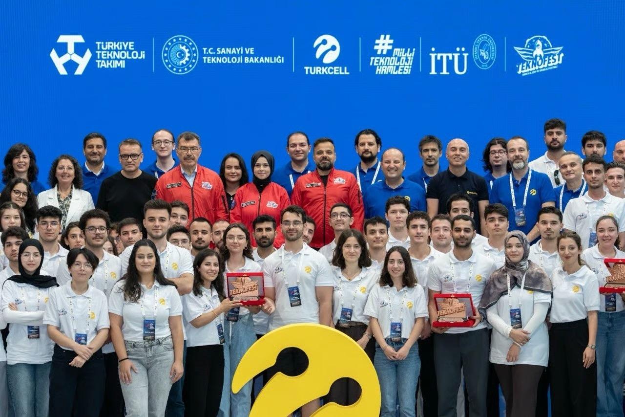 Turkcell ve TEKNOFEST'ten akıllı yol güvenliği hamlesi