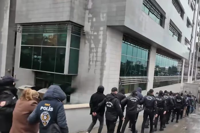 Mersin’de yasa dışı bahis operasyonu! 47 kişi yakalandı 