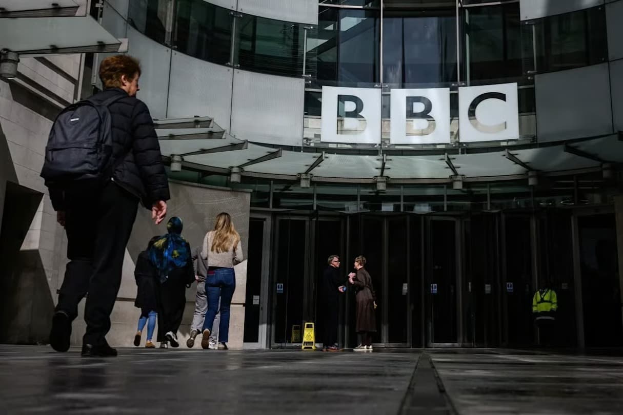 BBC yüzlerce kişiyi işten çıkarma kararı aldı