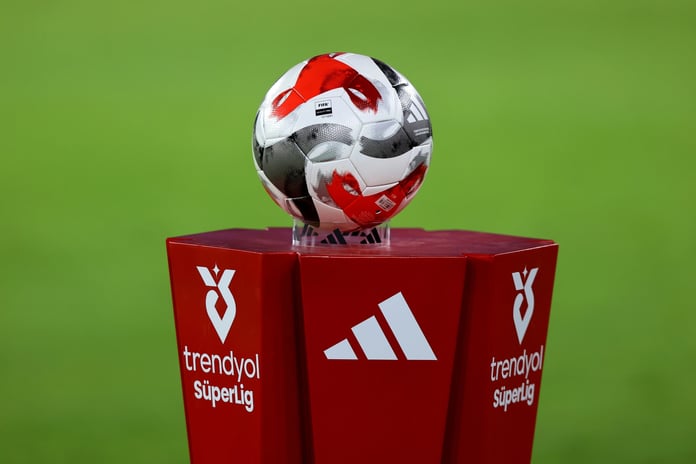 Süper Lig'de günün programı: Fenerbahçe'de 7 eksik, Erol Bulut ilk sınavında